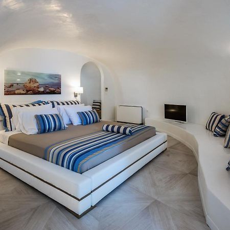 Elite Luxury Suites Oia  Bilik gambar